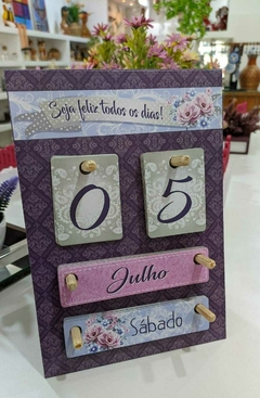 Calendário Permanente de Mesa Floral lilás na internet