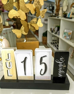 Imagem do CALENDÁRIO PERMANENTE DE MESA PRETO 12,5X22X5