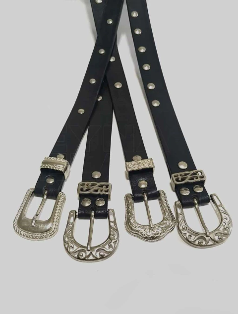 CINTO DE CUERO - MUJER | Cinto 100% cuero con tachas, hebilla metálica. (CINDA1)