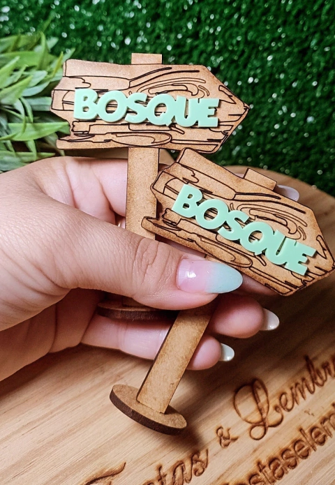 Plaquinha Seta Bosque - 9cm x 6cm