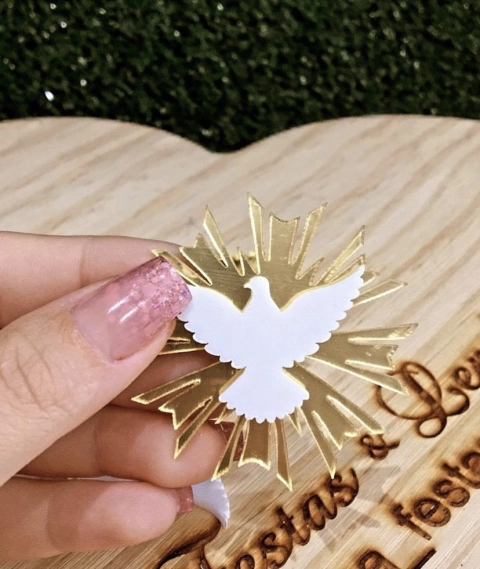 Aplique Batizado Divino espírito santo, acrilico espelhado dourado decoração batizado crisma eucaristia