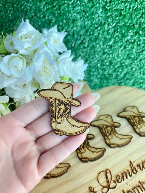 Aplique Bota Fazenda MDF - 5cm