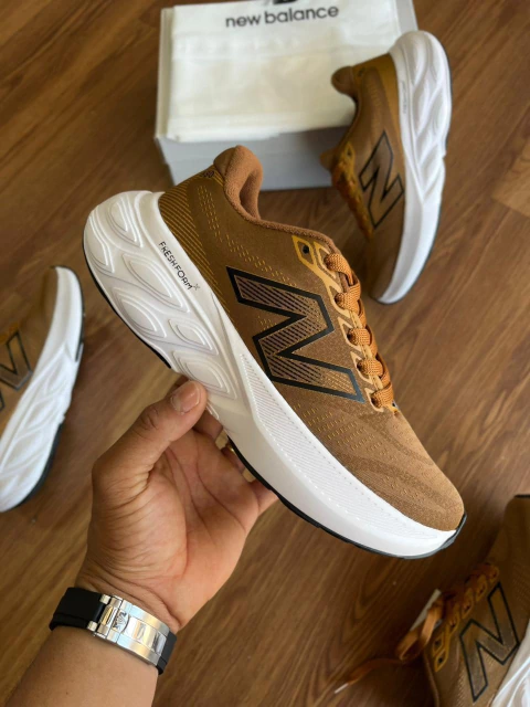 New Balance 880 Caramelo Branco. - comprar online