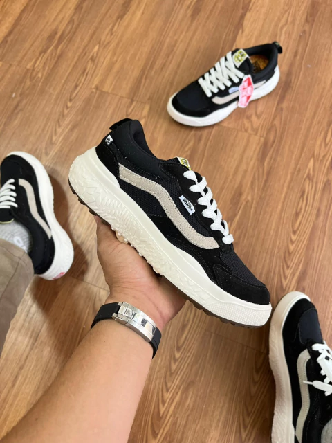 Vans VR3 ULTRARANGER Cush Preto Branco Bege. - comprar online