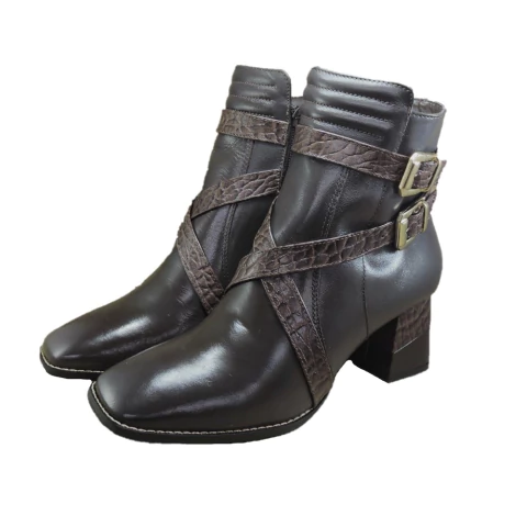 Bota Cano Curto Bico Quadrado Couro Selvagem Italeoni