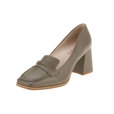 Sapato mocassim em couro com detalhe travessa salto 7,5 cm forrado