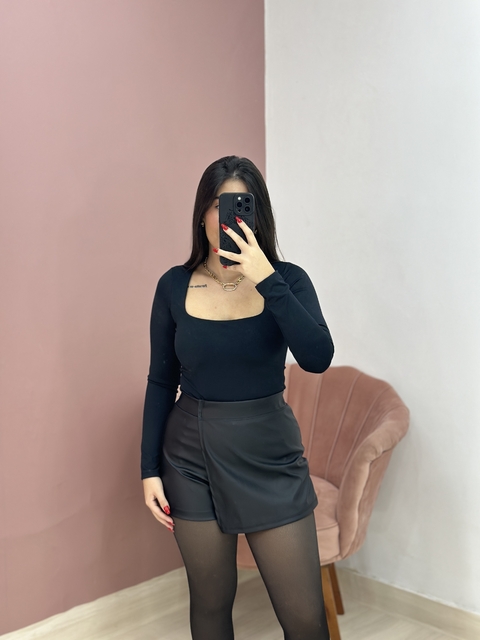 Short Saia de Couro - comprar online