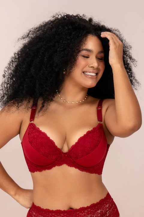 Sutiã Meia Taça Plus com Bojo e Detalhes em Renda no Busto e na Base - comprar online