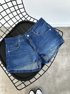 short azul tiro bajo