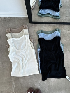 musculosa almendra
