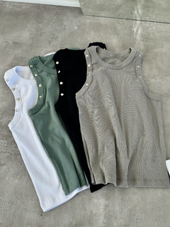musculosa tachas - comprar online
