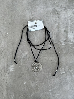 chocker atticus