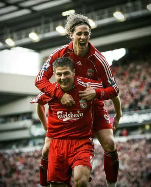 camisa-retro-liverpool-06-07-fernando-torres-gerrard- (1)