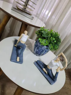 Figura Decorativa Menina em Resina YOGA - Tamanho Único - comprar online