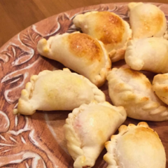 Empanaditas de copetín varios gustos (x24 u)