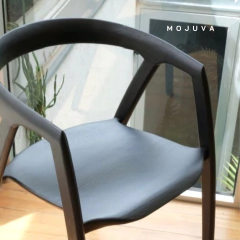 Silla Antu color Negro