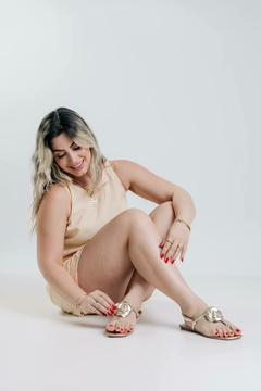 Sandália Fio Dental Flor Mary's na internet