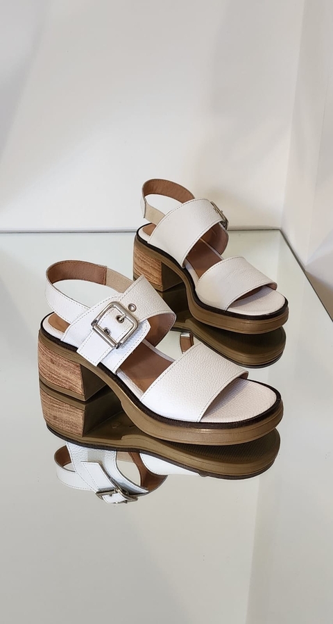 Sandalia Lara blanco 233/80
