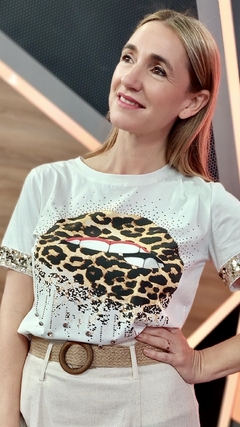 Remera importada Labios - comprar online