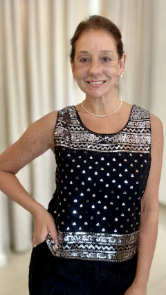 Musculosa Whitney en internet