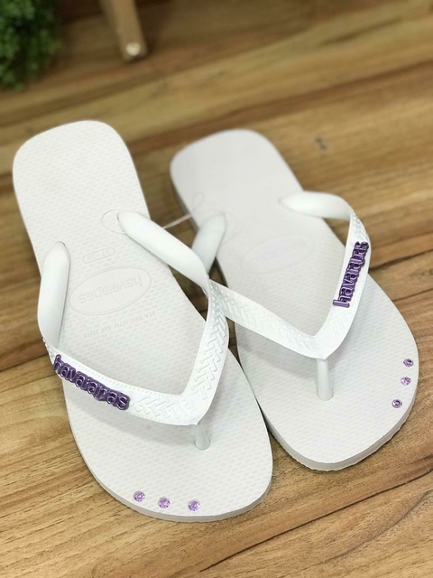 HAVAIANAS TOP BRANCO + PEDRARIAS + PLACAS LILÁS