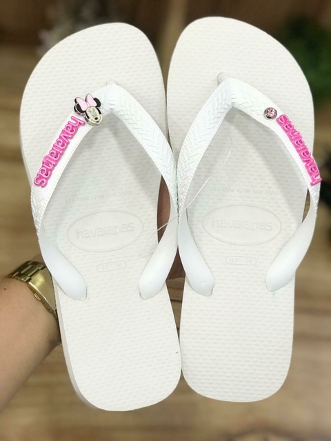CHINELO HAVAIANAS TOP BRANCO + PLACA + PIN MINNIE + PONTO DE LUZ - comprar online
