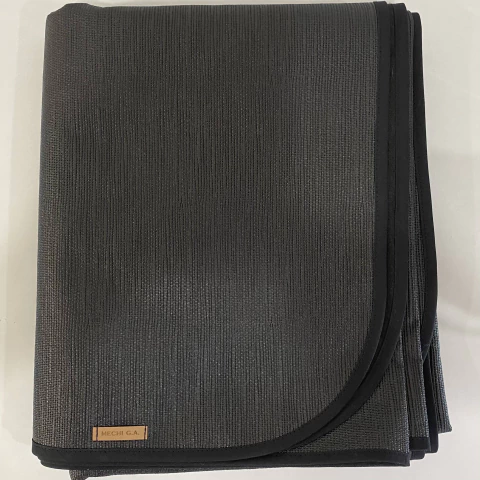 MANTEL NEGRO CON CINTA