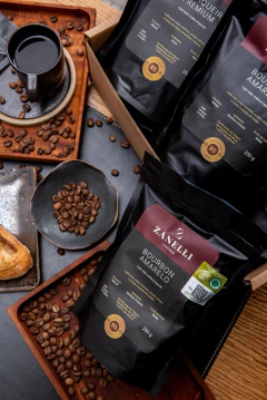 Imagem do Kit Coffeelover c/ 4 un Café Especial Zanelli Coffee Bourbon Amarelo 250g