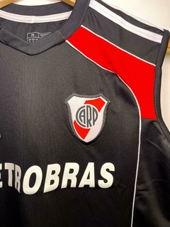 Imagen de Musculosa River Retro - Negra