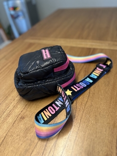 BANDOLERA ALASKA NEGRA PASTEL en internet