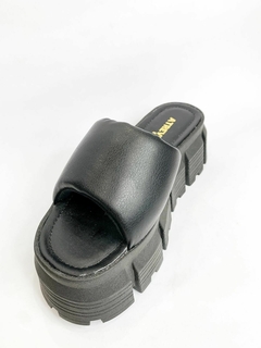 FLATFORM CLOE PRETA TRATORADA - comprar online