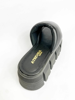FLATFORM CLOE PRETA TRATORADA - A ATREVIDA SHOES