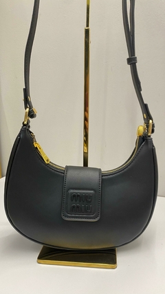 Bolsa meia lua Miu Miu (LINHA ITALIANA) - comprar online