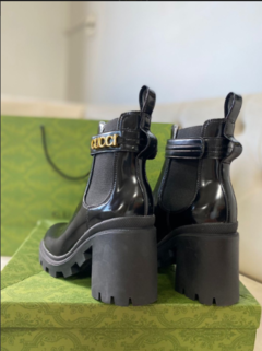 Bota Gucci com logotipo (LINHA ITALIANA 5A) - Kabra Bruto