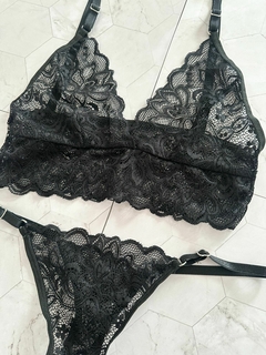 CONJUNTO TODO ENCAJE TOP NEGRO - ART 800 en internet