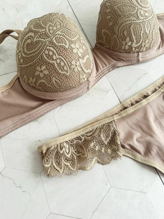 CONJUNTO ARMADO CON ENCAJE BEIGE - ART 3000 en internet