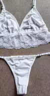 CONJUNTO TOP DE LYCRA CON ENCAJE BLANCO