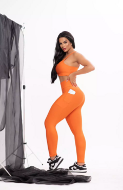TOP COM ALÇAS + LEGGING FITNESS COM BOLSO - KMODAFIT