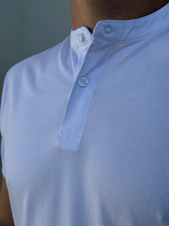 Camiseta Henley White na internet