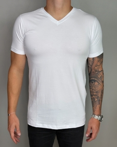 Camiseta Gola V Algodão Egipcio White - comprar online