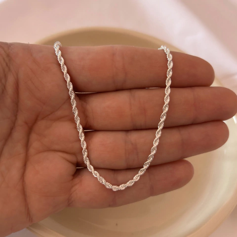 Cadenita de acero blanco trenzada