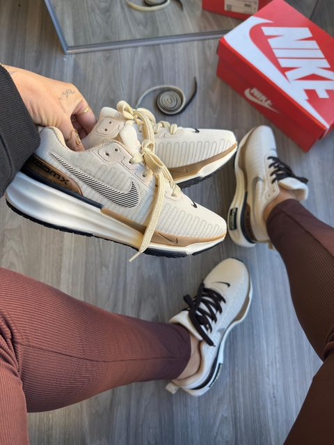 NIKE ZOOM BASIC - OFF/CACAU - comprar online