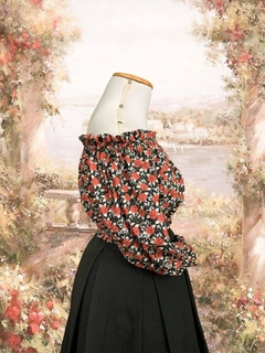 CROPPED CAMPONESA PRETO FLORAL - comprar online
