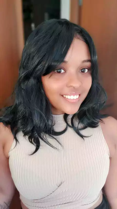 Wig Estrela castanho escuro + Brinde Surpresa