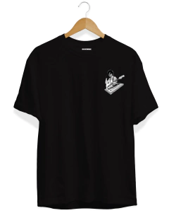 Remera Charly la maquina de ser feliz (edición bolsillo)