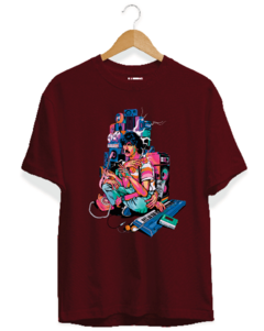 Esta pobre antena (remera bordo)