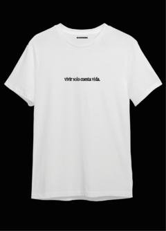 Vivir solo cuesta vida. - comprar online
