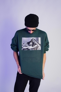 Charly y la negra (buzo verde cuello alto) - comprar online
