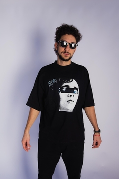GIROS (Remera negra cuello alto) - comprar online