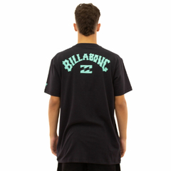 Camiseta BillaBong Arch UV Preto - loja online